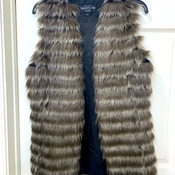 Ladies long faux fur vest - Picture 1 of 3